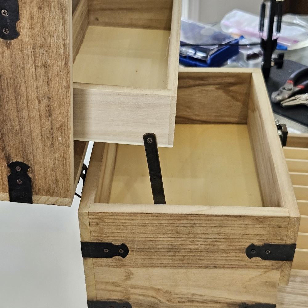 Wooden Essential Oil Storage Box with Metal Hinges - Picture 6 of 9